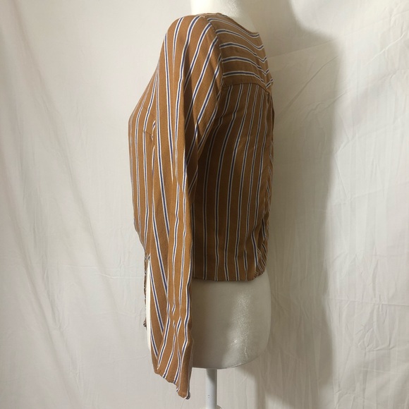 button down crop top - Picture 4 of 6